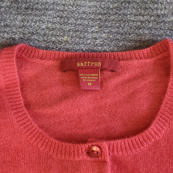 Saffron cashmere Button Up Cardigan Sz Med, Scarlett Pearl Buttons Preppy - Picture 2 of 5